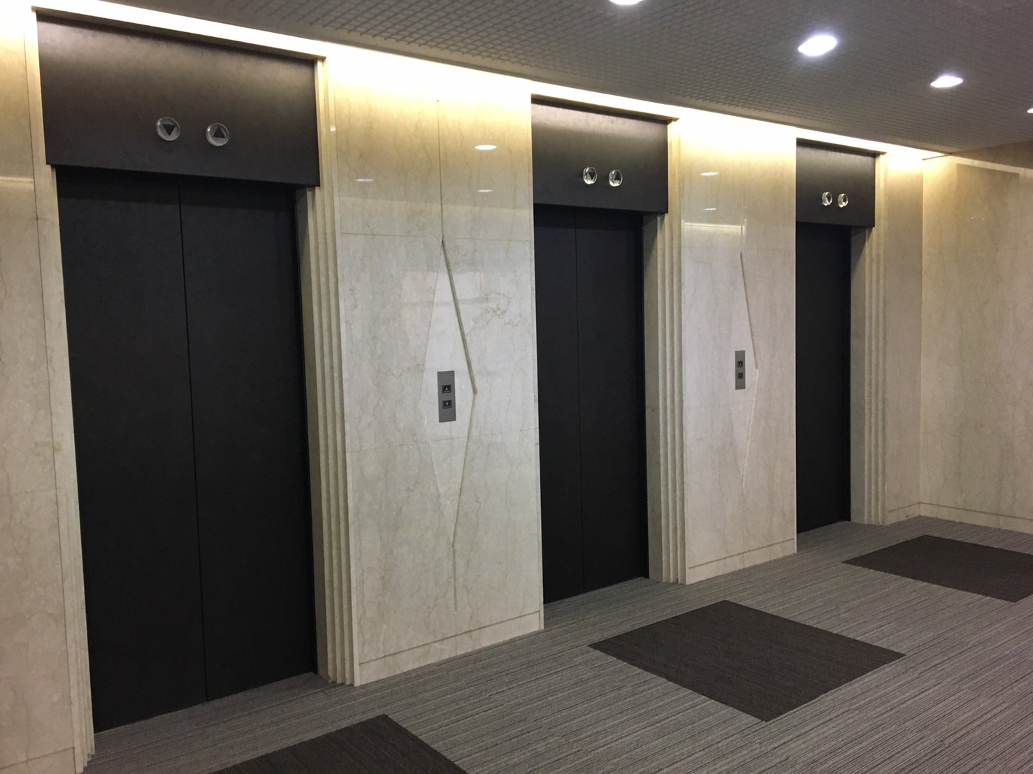 共用廊下 Evシート シックなホールへ Jpg